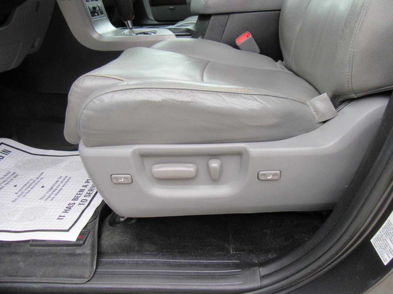 Toyota Sequoia Plantium 4WD FFV 2015