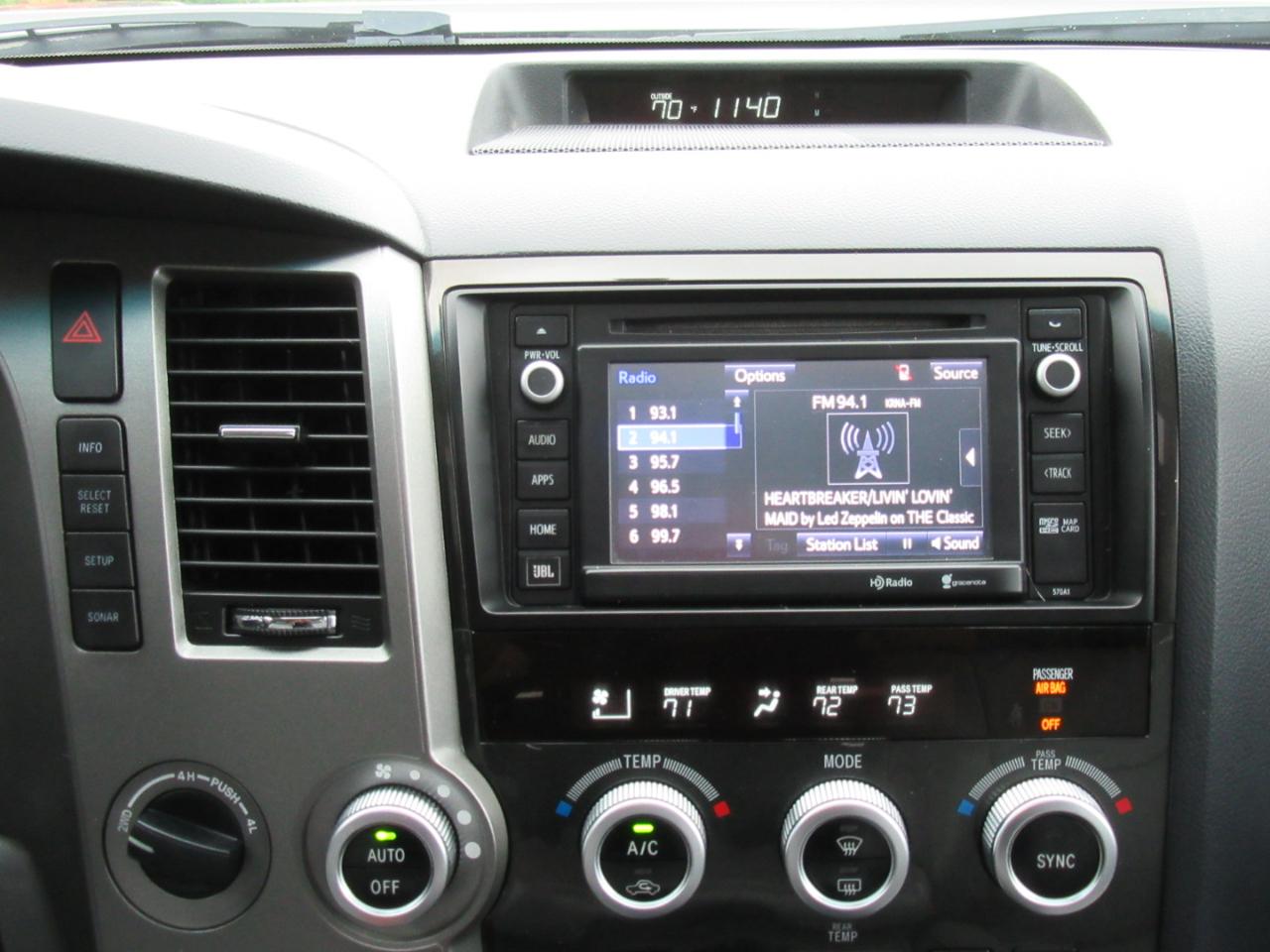 Toyota Sequoia Plantium 4WD FFV 2015