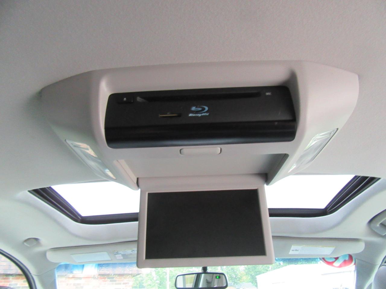 Toyota Sequoia Plantium 4WD FFV 2015