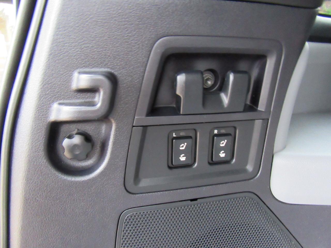 Toyota Sequoia Plantium 4WD FFV 2015