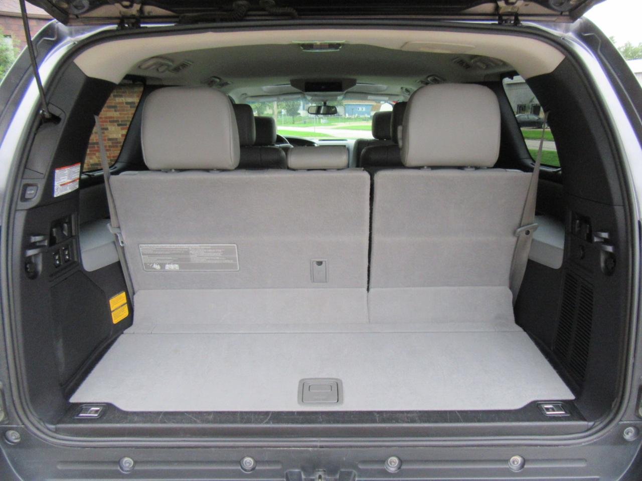 Toyota Sequoia Plantium 4WD FFV 2015