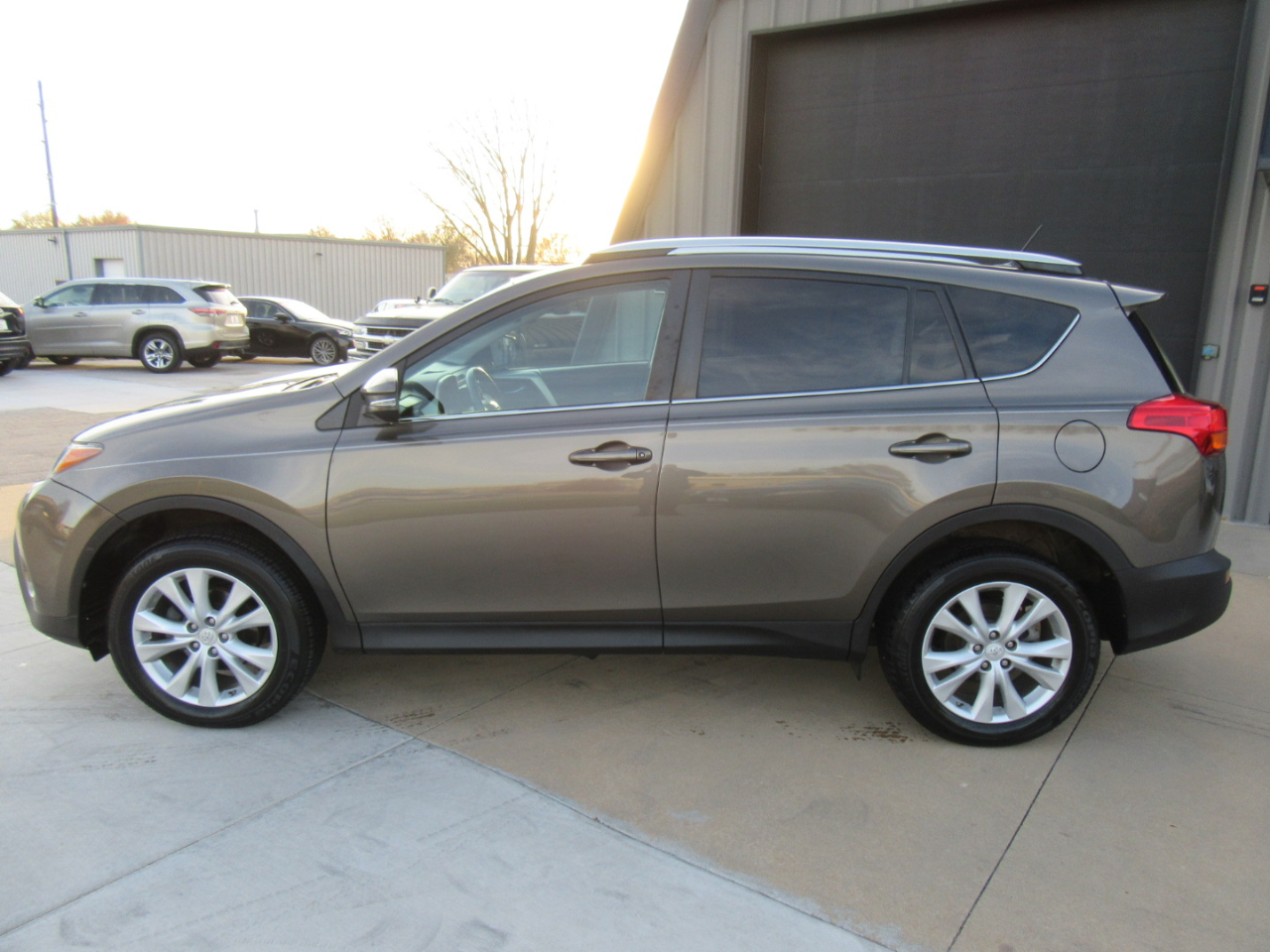 2015 Toyota RAV4 Limited photo 2