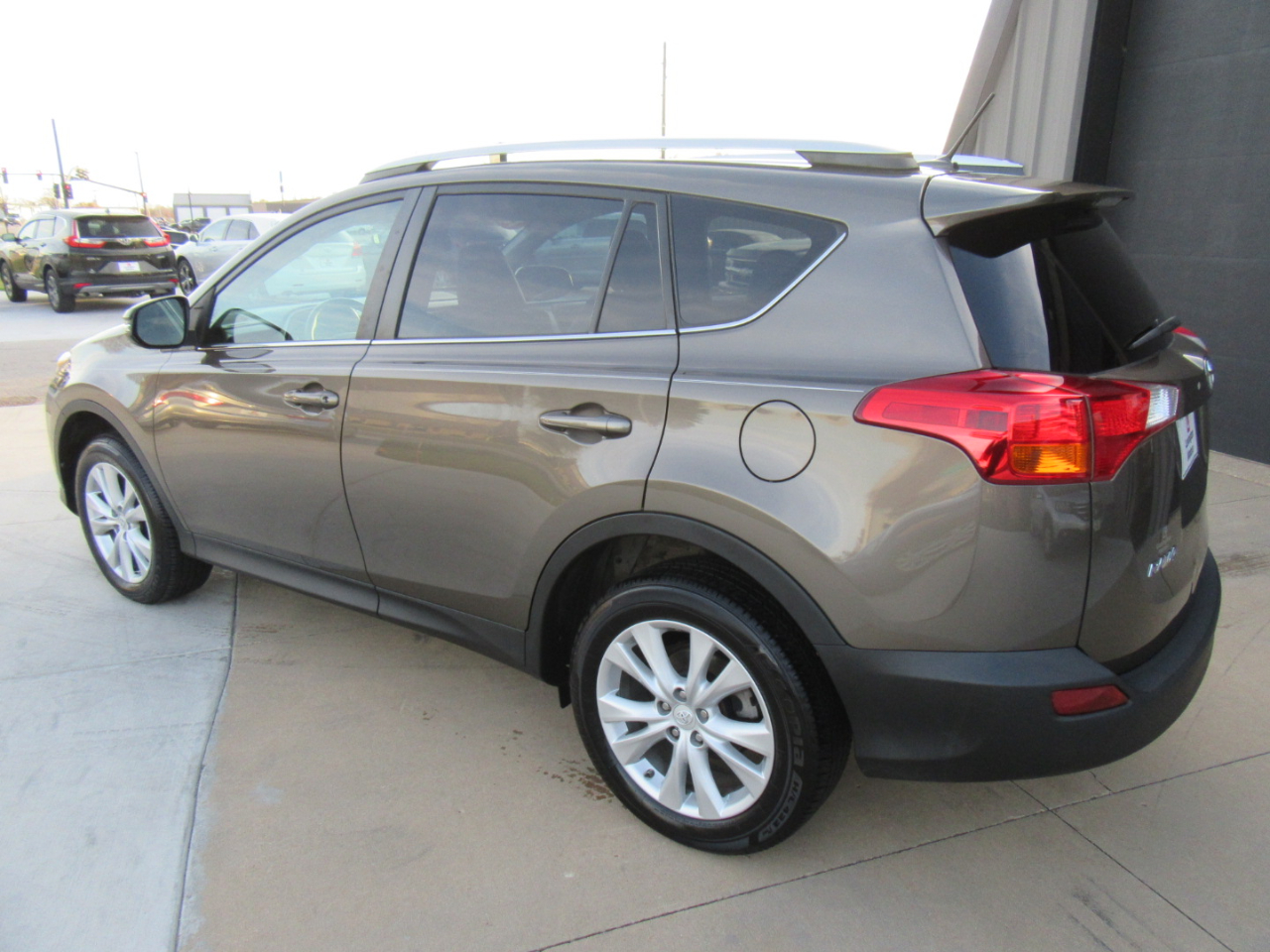 2015 Toyota RAV4 Limited photo 3