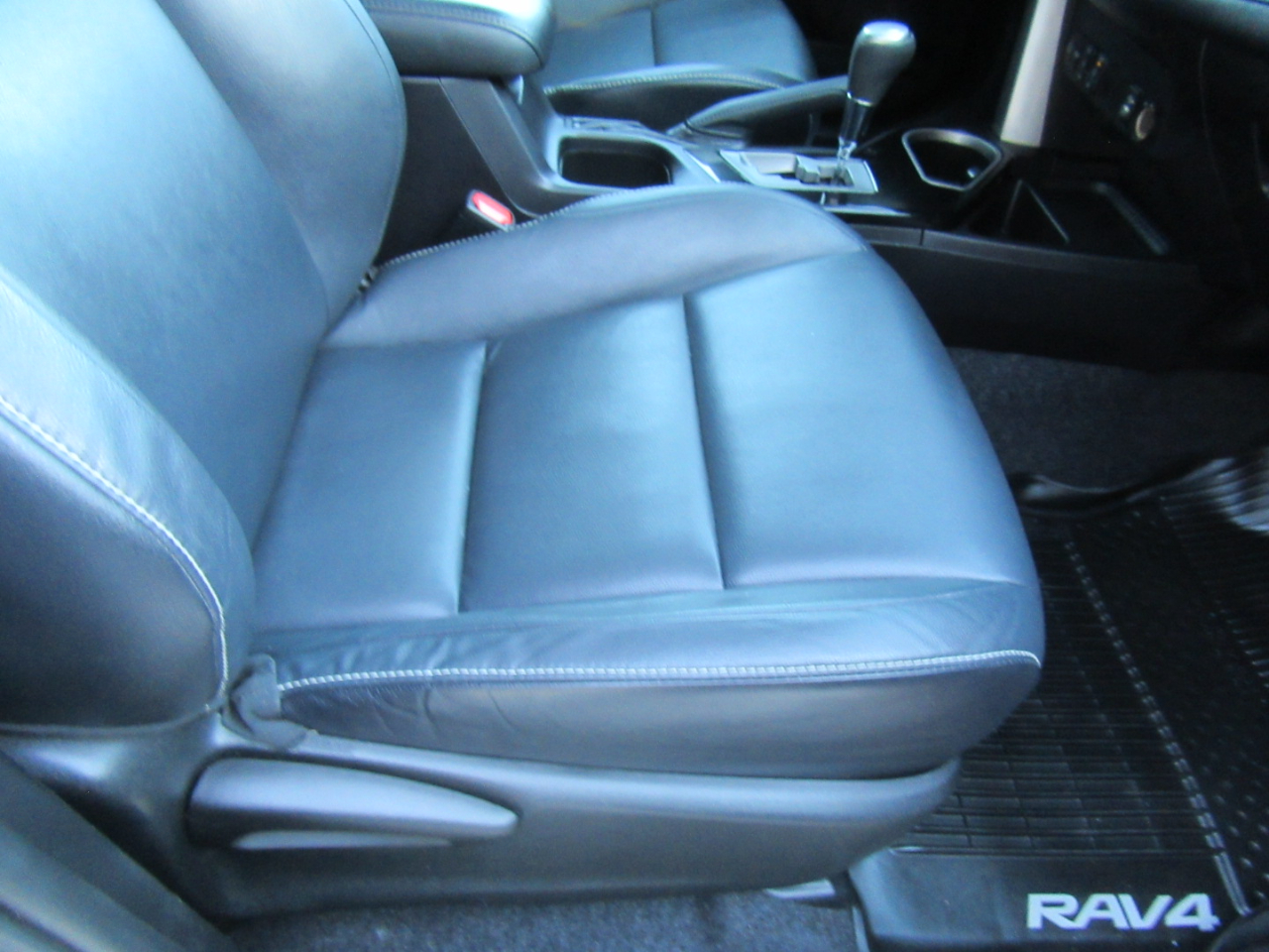 Toyota RAV4 Limited AWD 2017