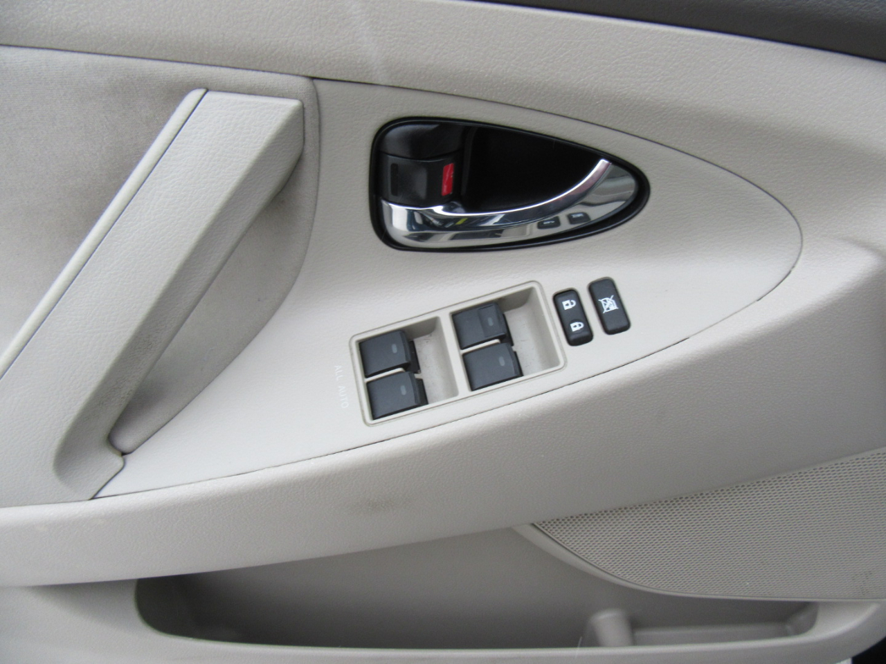 Toyota Camry LE 2011