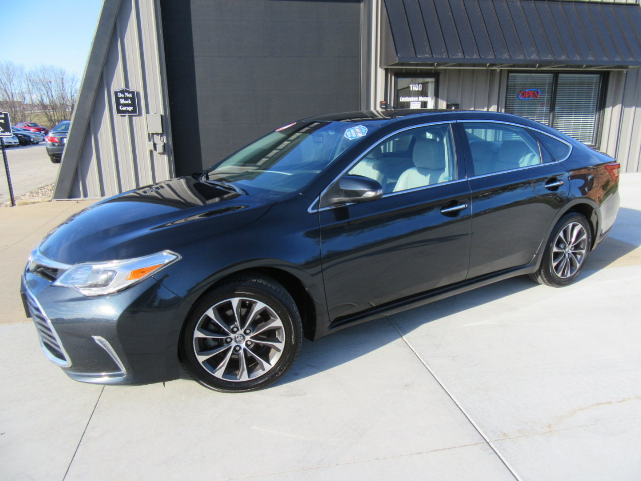 Toyota Avalon XLE 2016