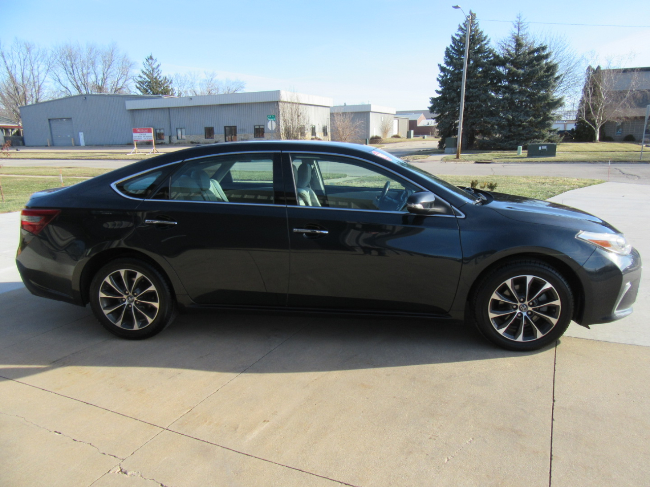 Toyota Avalon XLE 2016