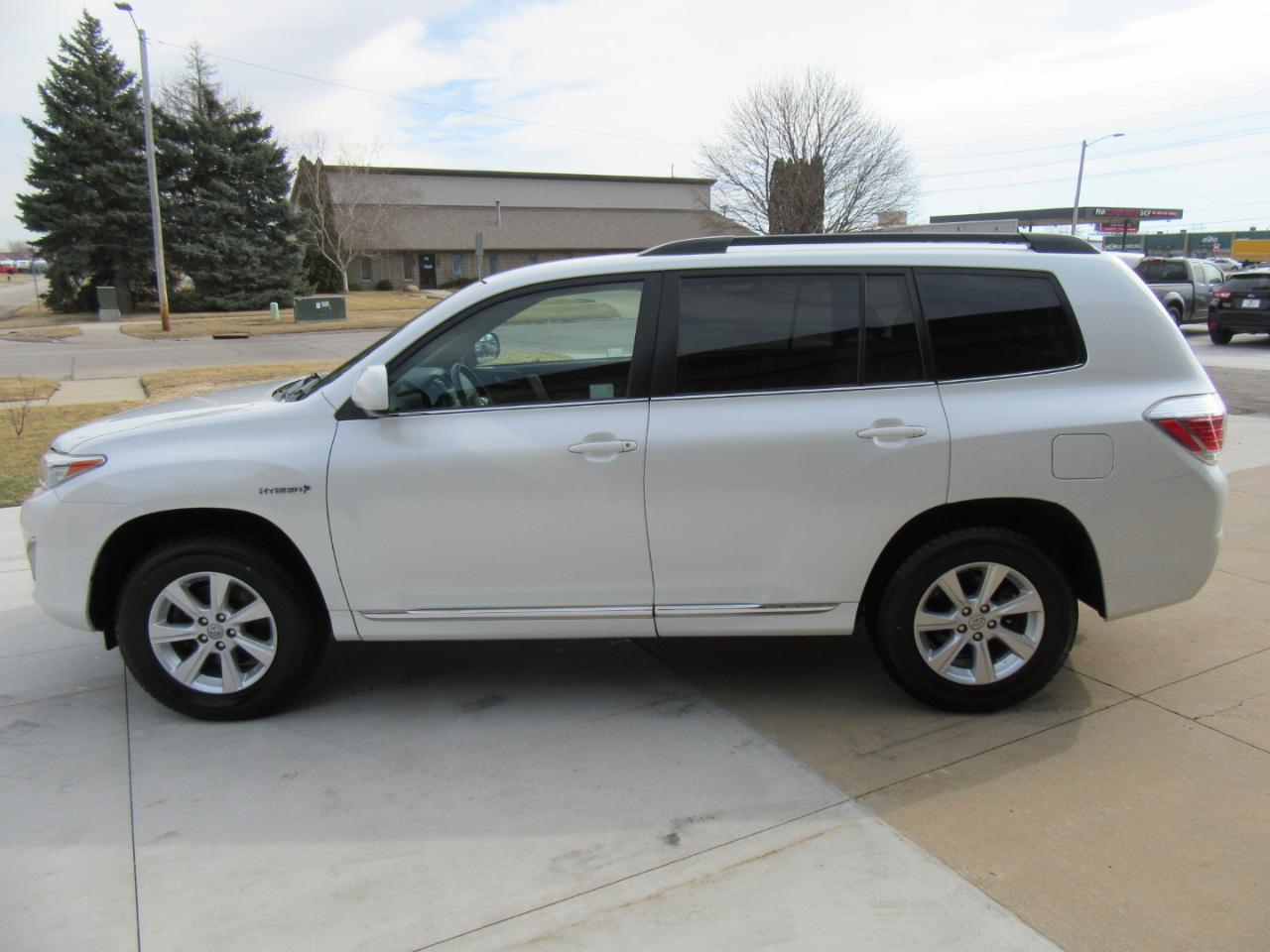 Toyota Highlander Hybrid 4WD 2011