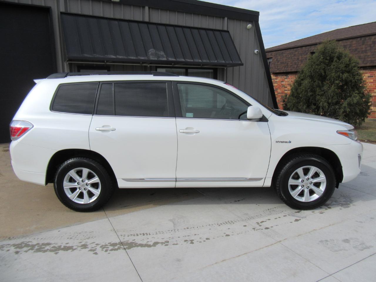 Toyota Highlander Hybrid 4WD 2011