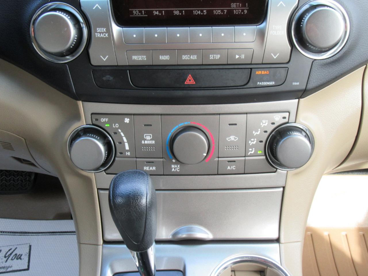 Toyota Highlander Hybrid 4WD 2011