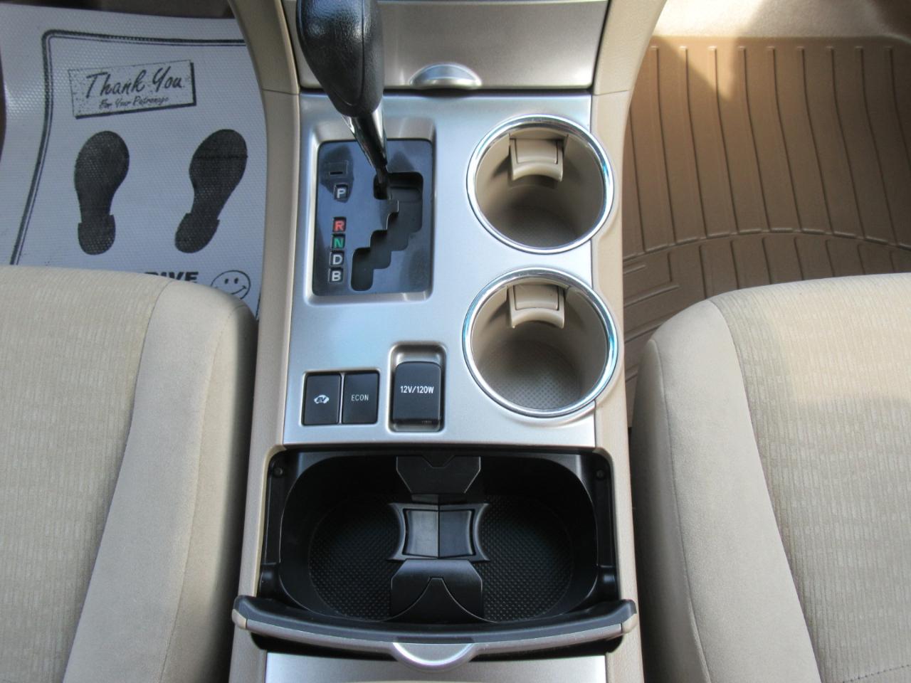 Toyota Highlander Hybrid 4WD 2011