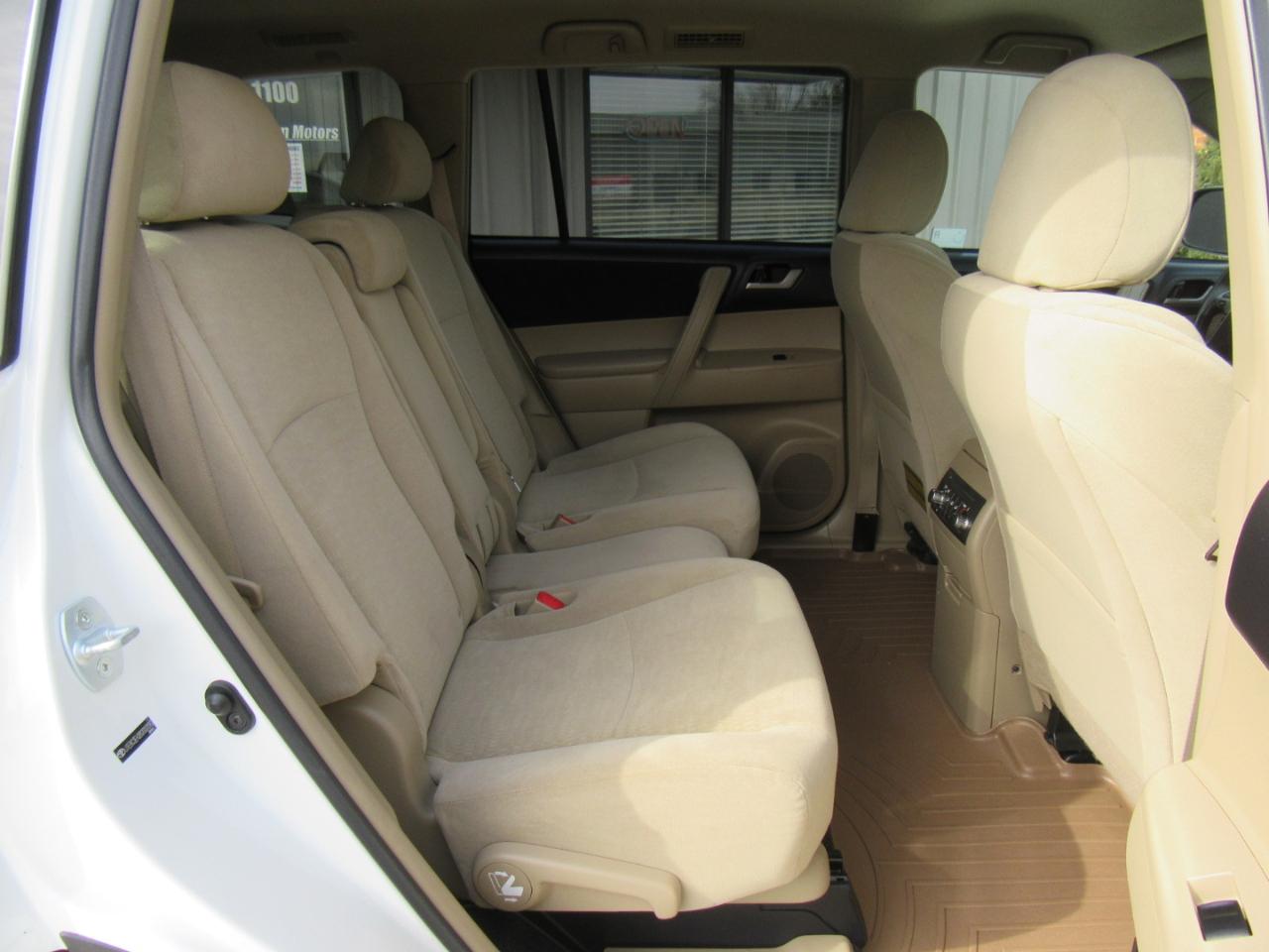 Toyota Highlander Hybrid 4WD 2011