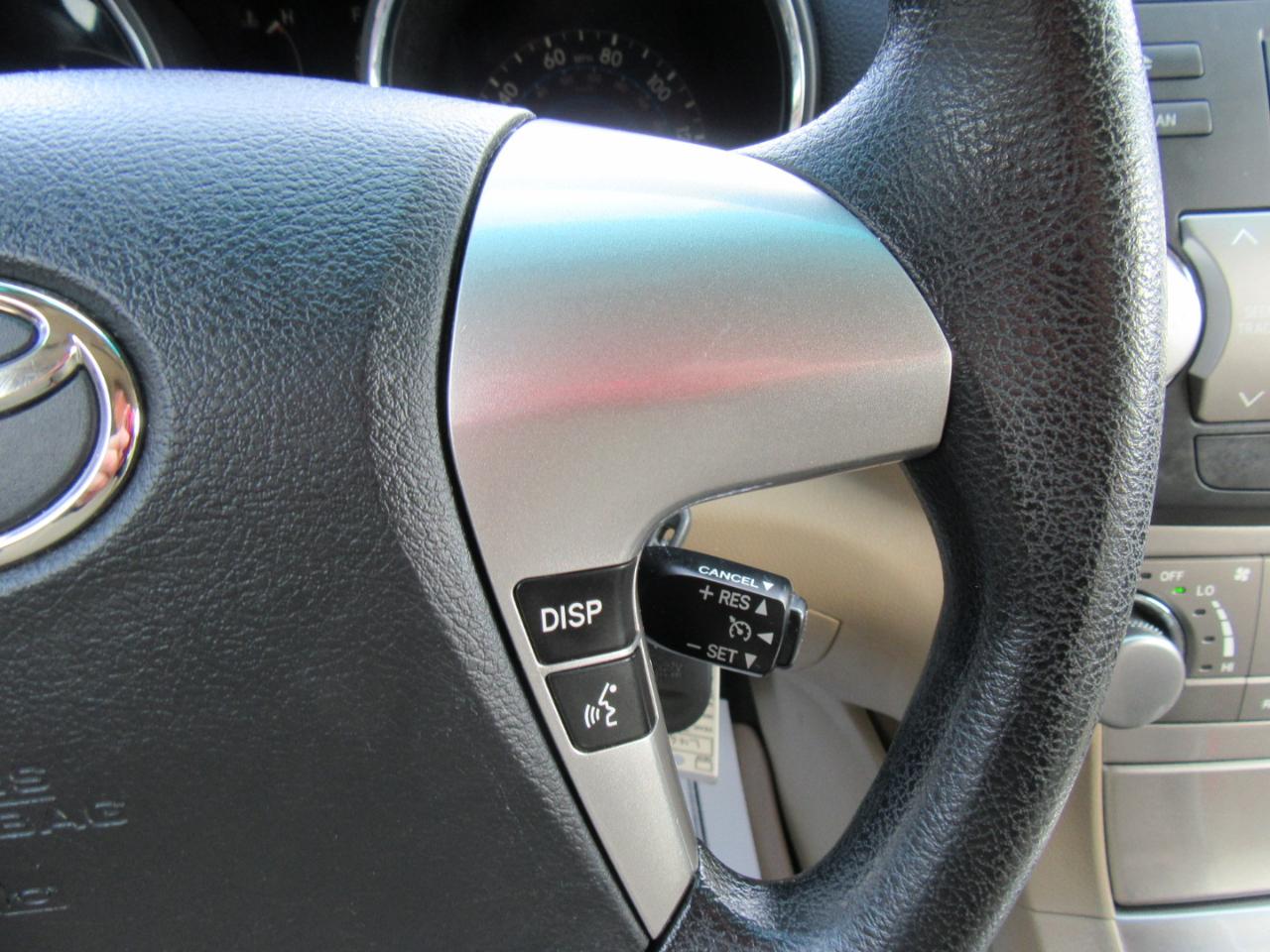 Toyota Highlander Hybrid 4WD 2011