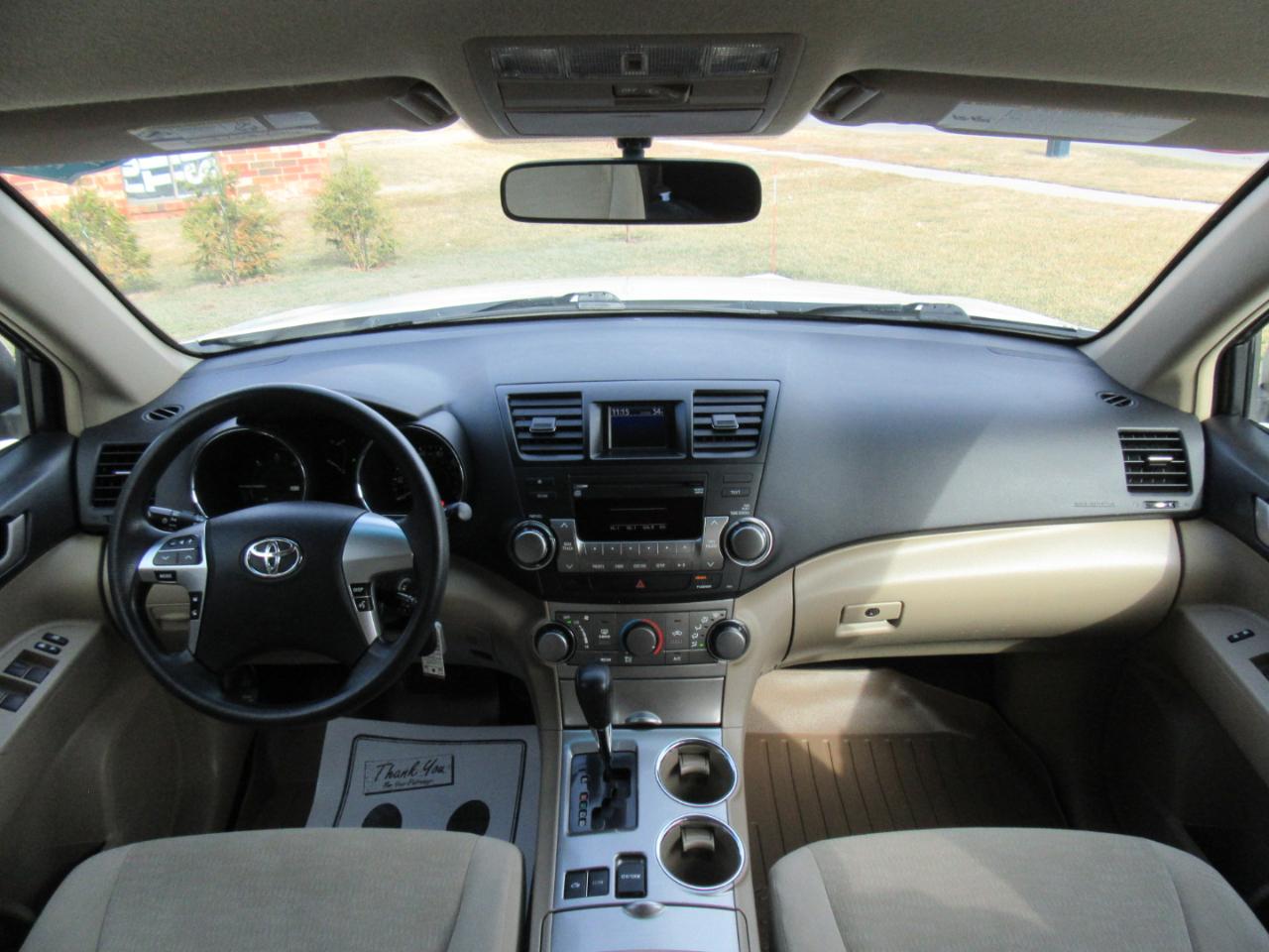 Toyota Highlander Hybrid 4WD 2011