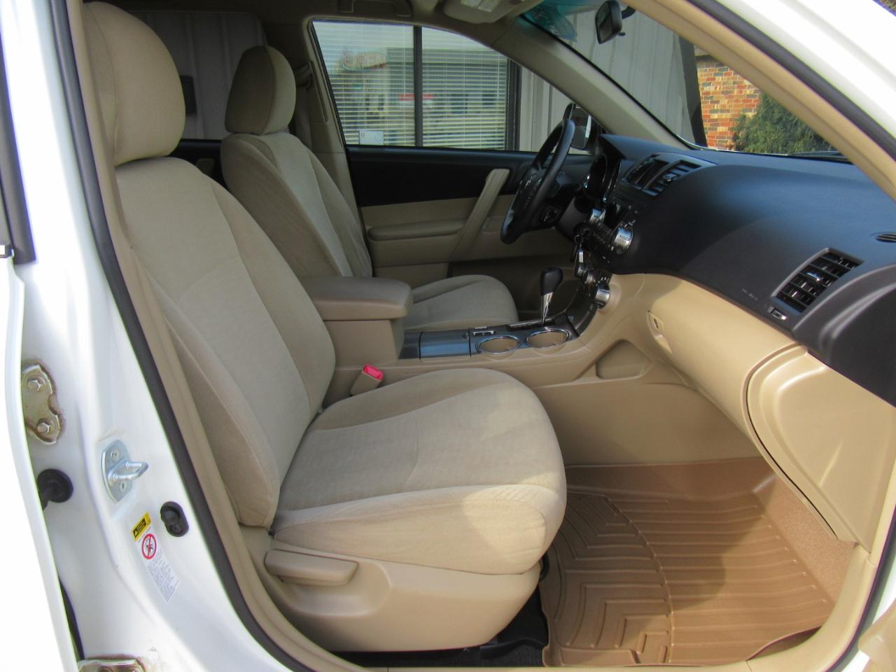 Toyota Highlander Hybrid 4WD 2011