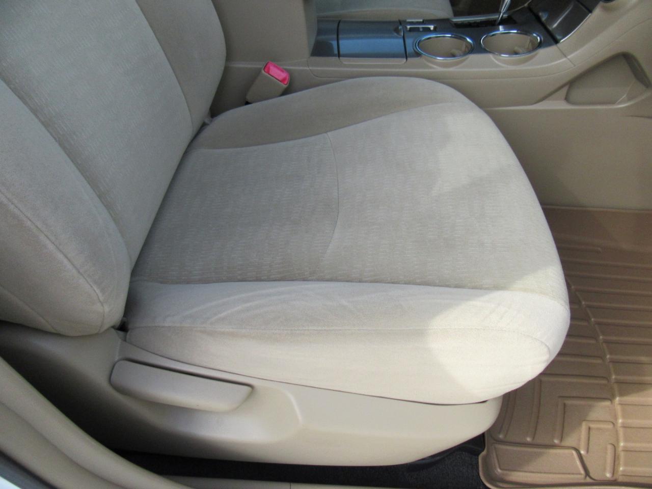 Toyota Highlander Hybrid 4WD 2011