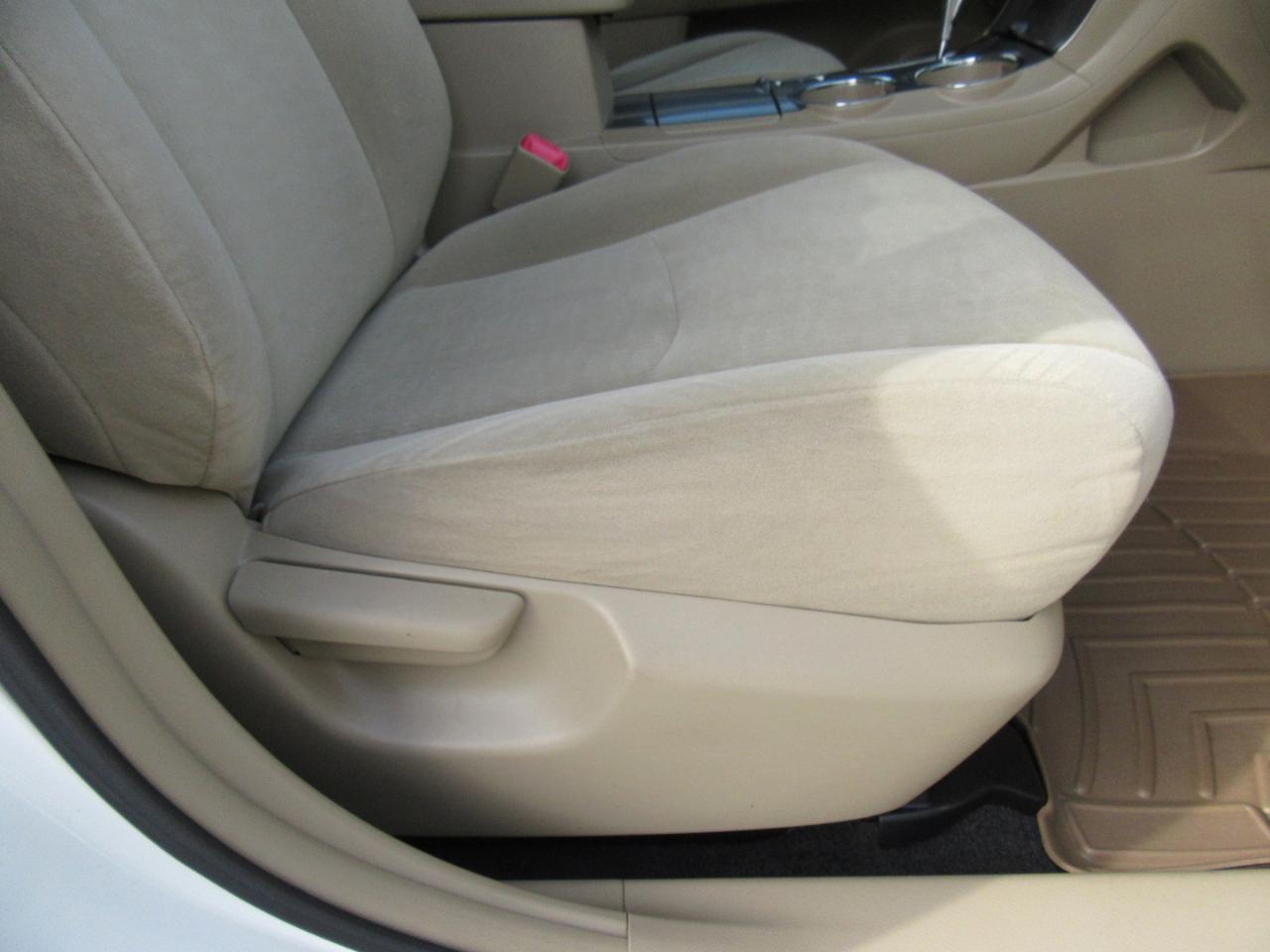 Toyota Highlander Hybrid 4WD 2011