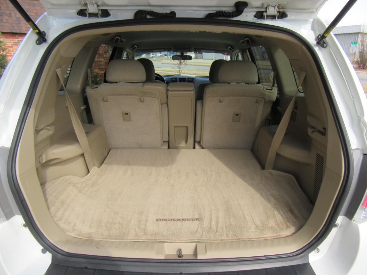 Toyota Highlander Hybrid 4WD 2011