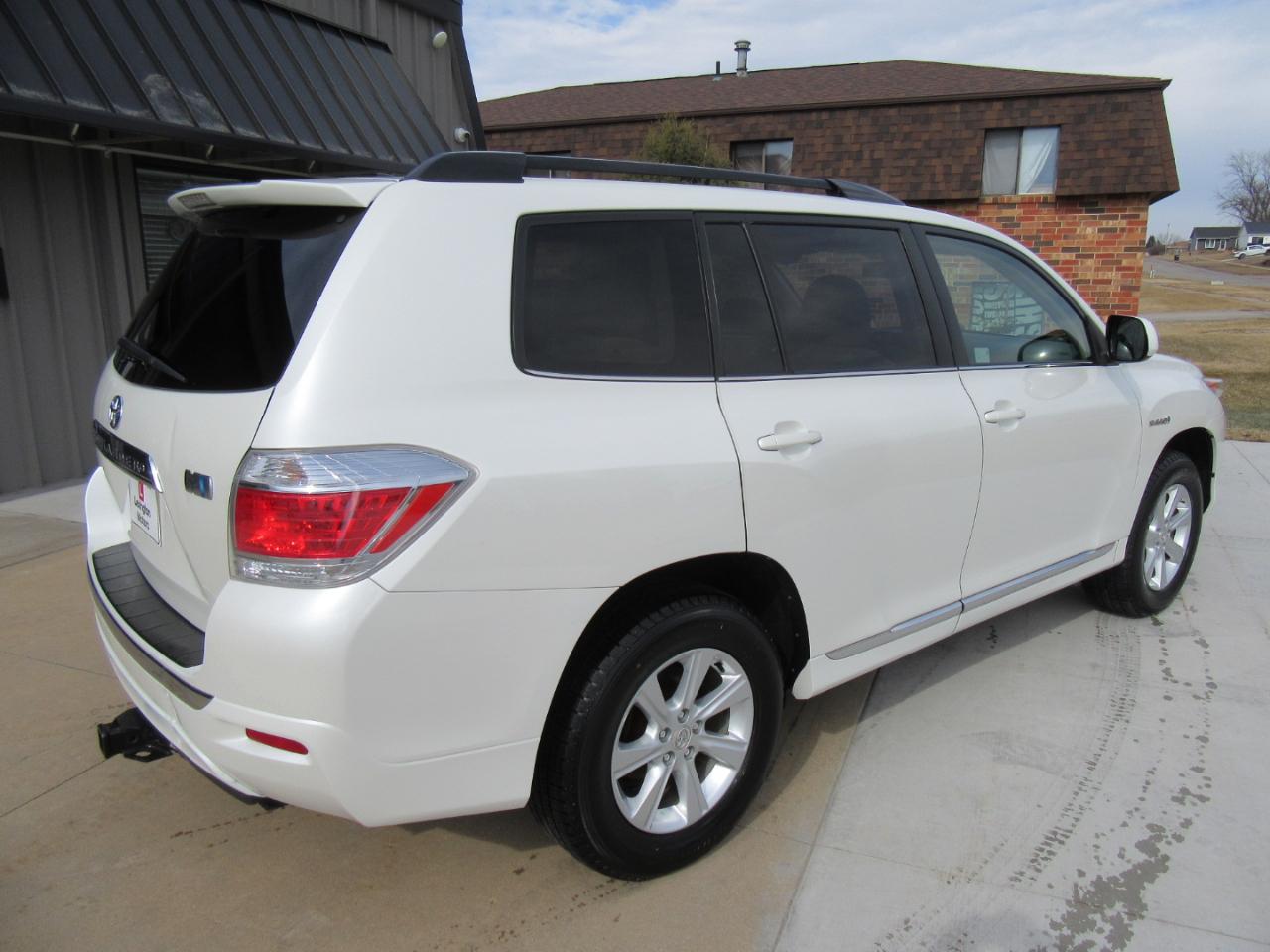 Toyota Highlander Hybrid 4WD 2011