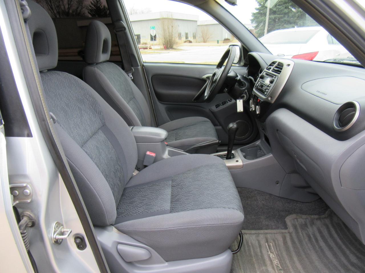 Toyota RAV4 2WD 2002