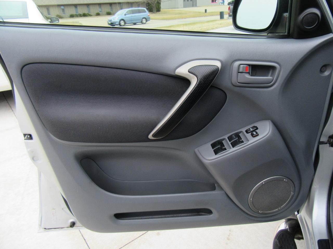 Toyota RAV4 2WD 2002