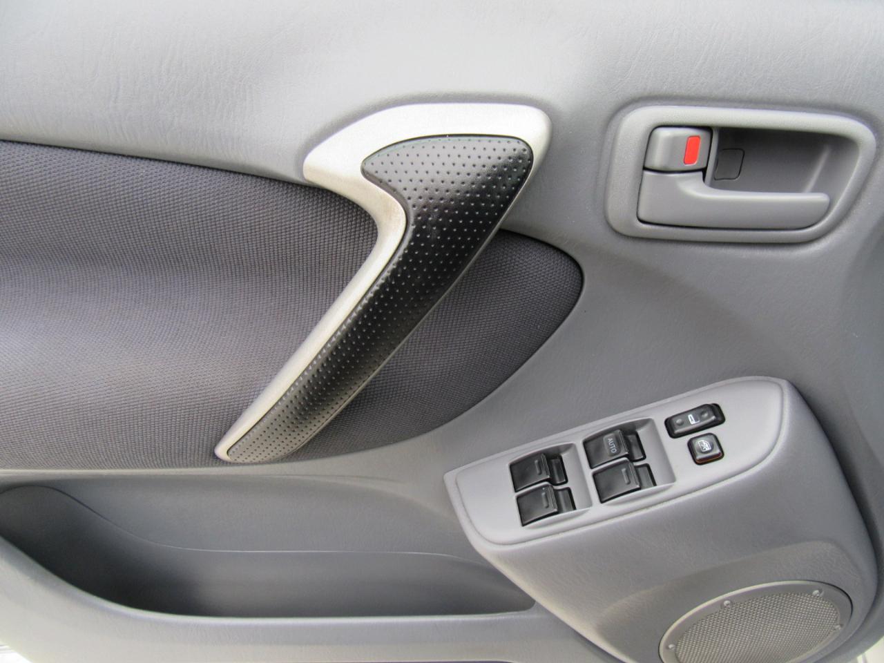 Toyota RAV4 2WD 2002