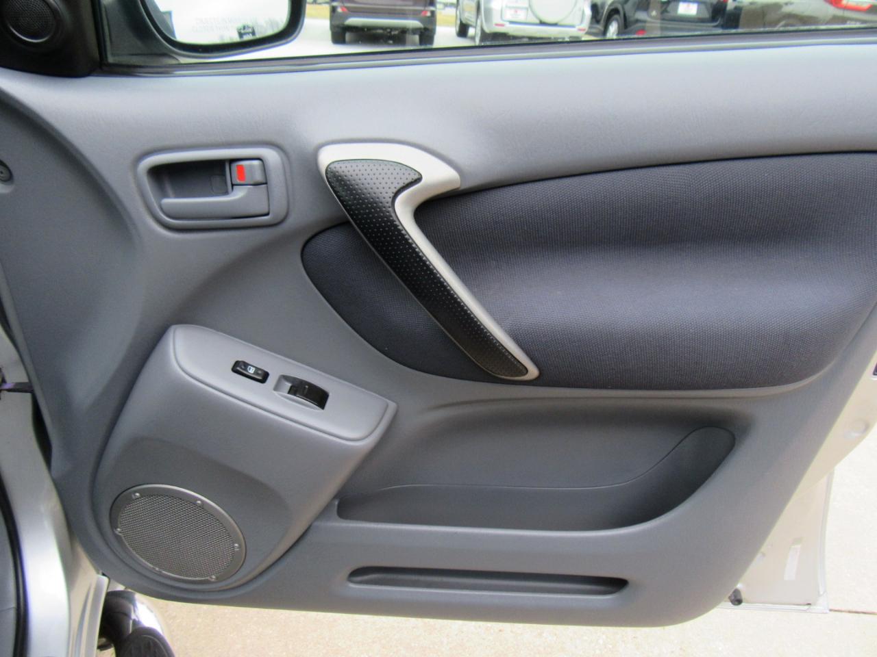 Toyota RAV4 2WD 2002