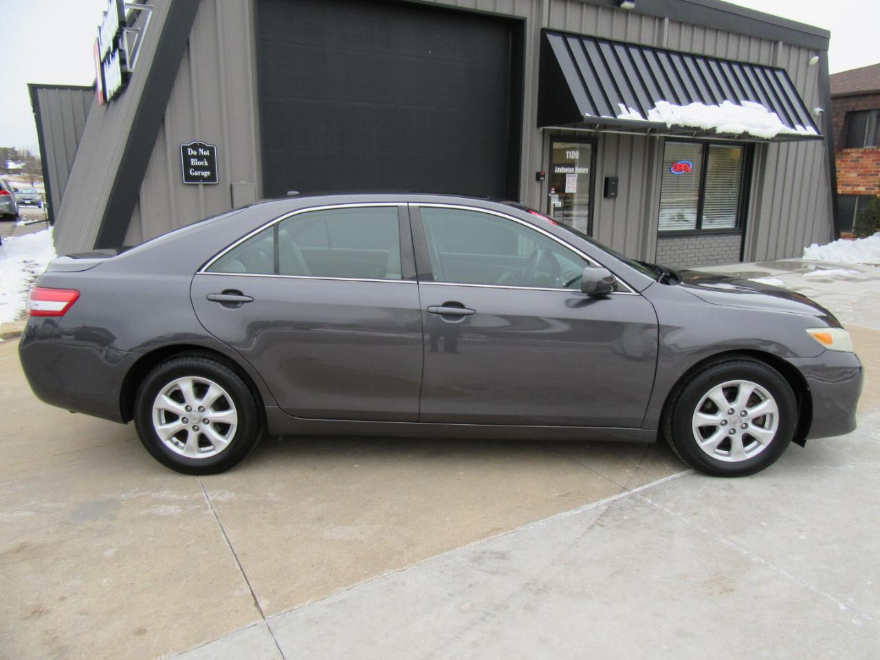 Toyota Camry LE 2011
