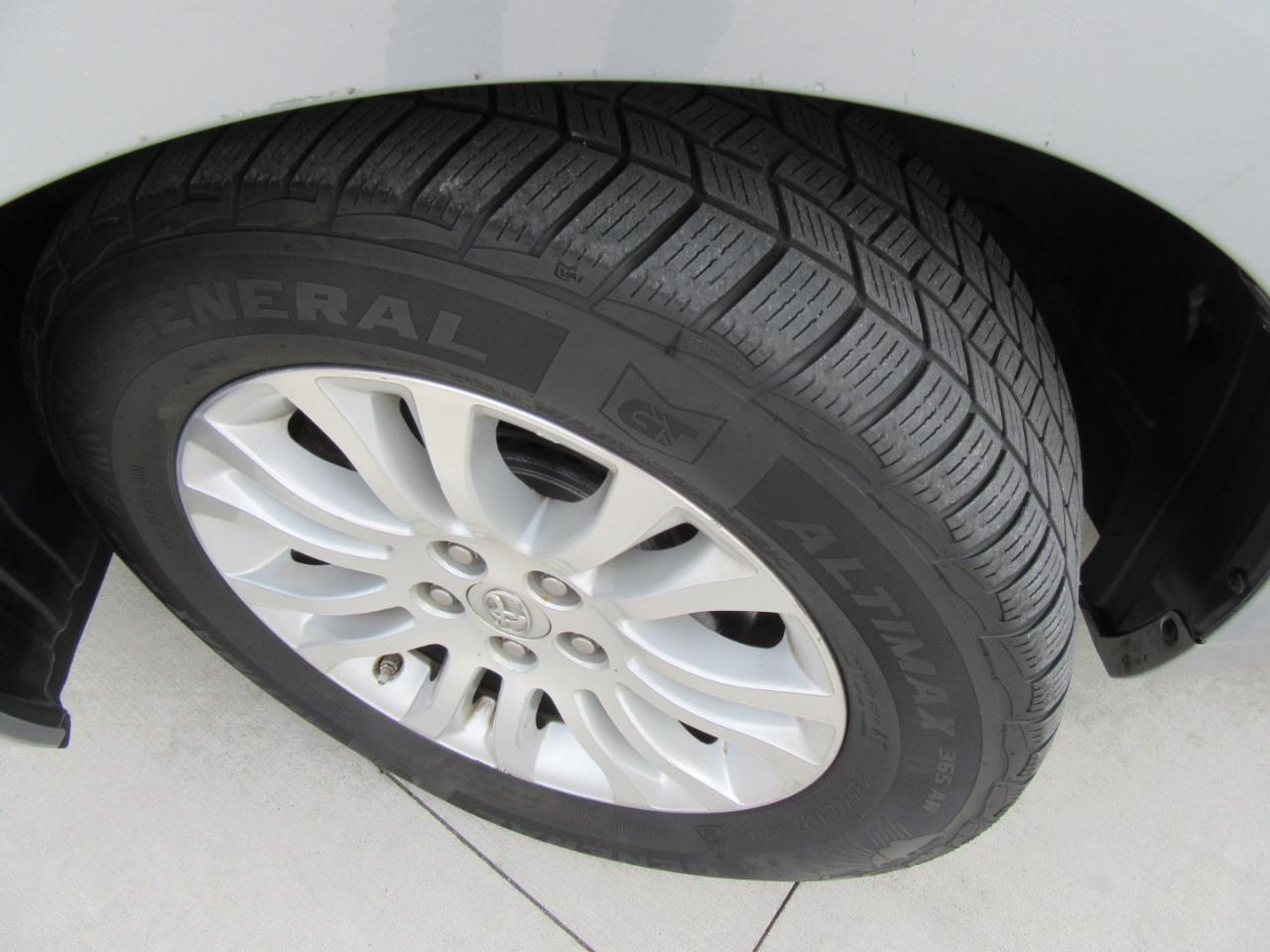 Toyota Sienna XLE FWD 8-Passenger V6 2014