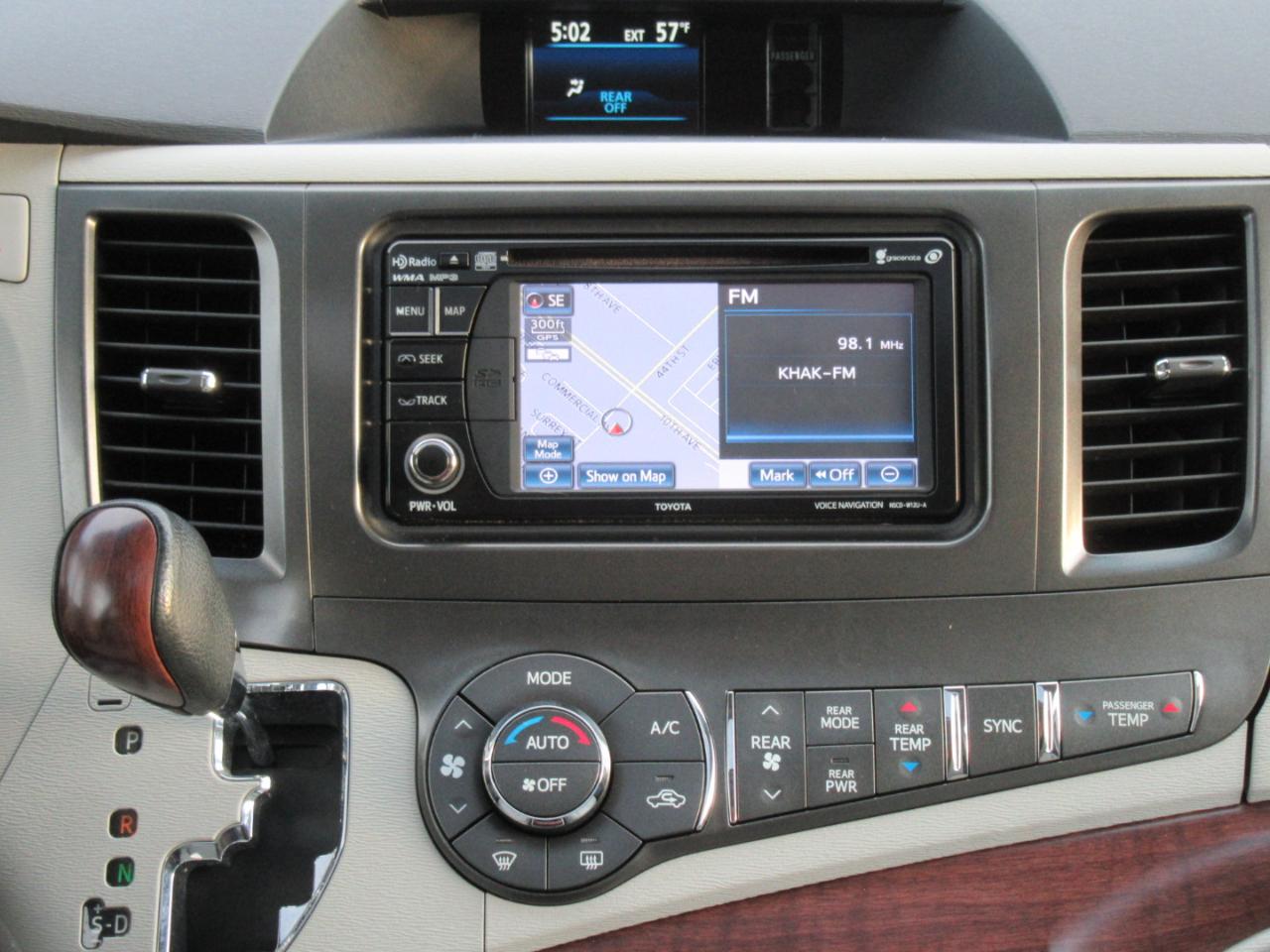 Toyota Sienna XLE FWD 8-Passenger V6 2014