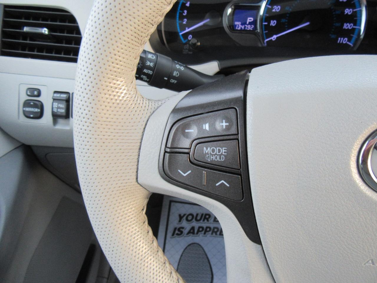 Toyota Sienna XLE FWD 8-Passenger V6 2014