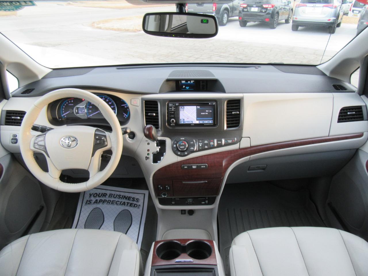 Toyota Sienna XLE FWD 8-Passenger V6 2014