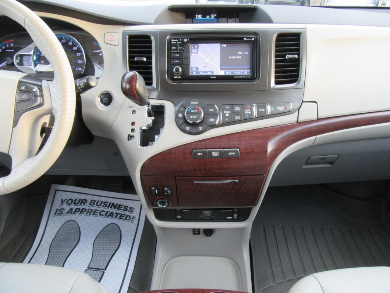 Toyota Sienna XLE FWD 8-Passenger V6 2014