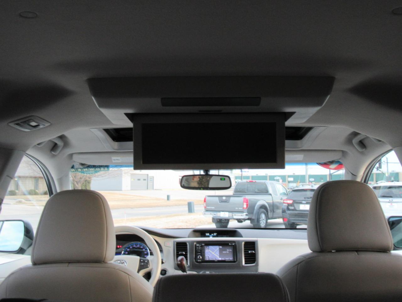 Toyota Sienna XLE FWD 8-Passenger V6 2014