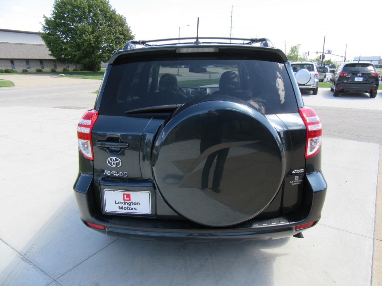 Toyota RAV4  2011