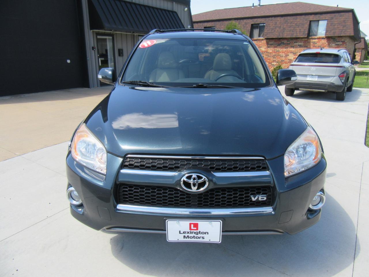 Toyota RAV4  2011