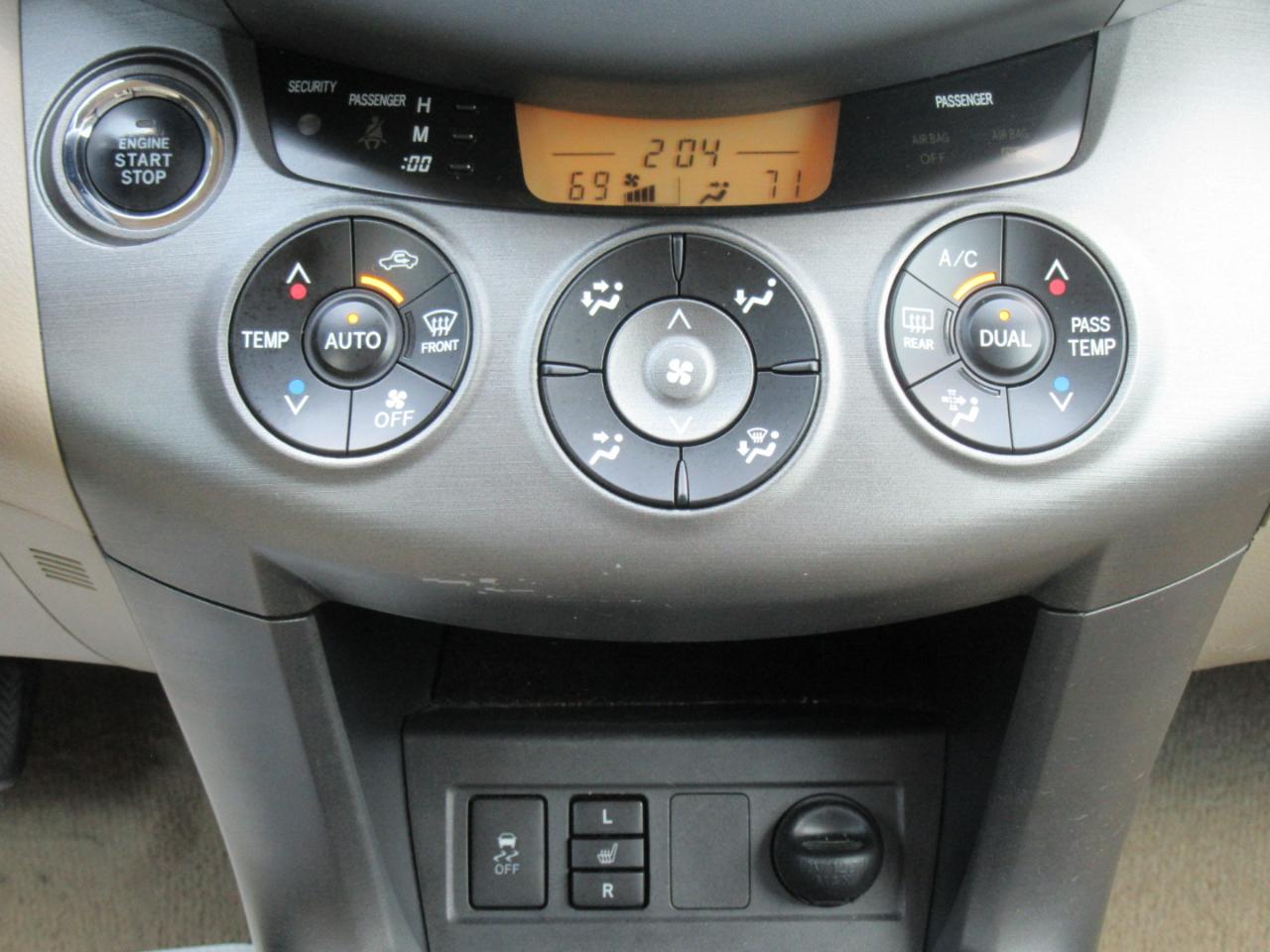Toyota RAV4  2011