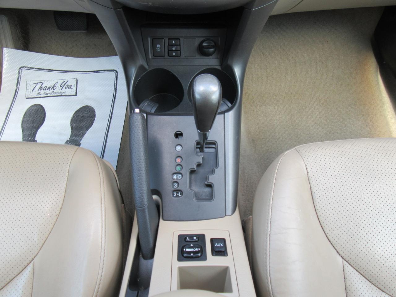 Toyota RAV4  2011