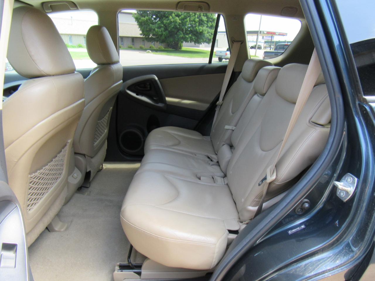 Toyota RAV4  2011