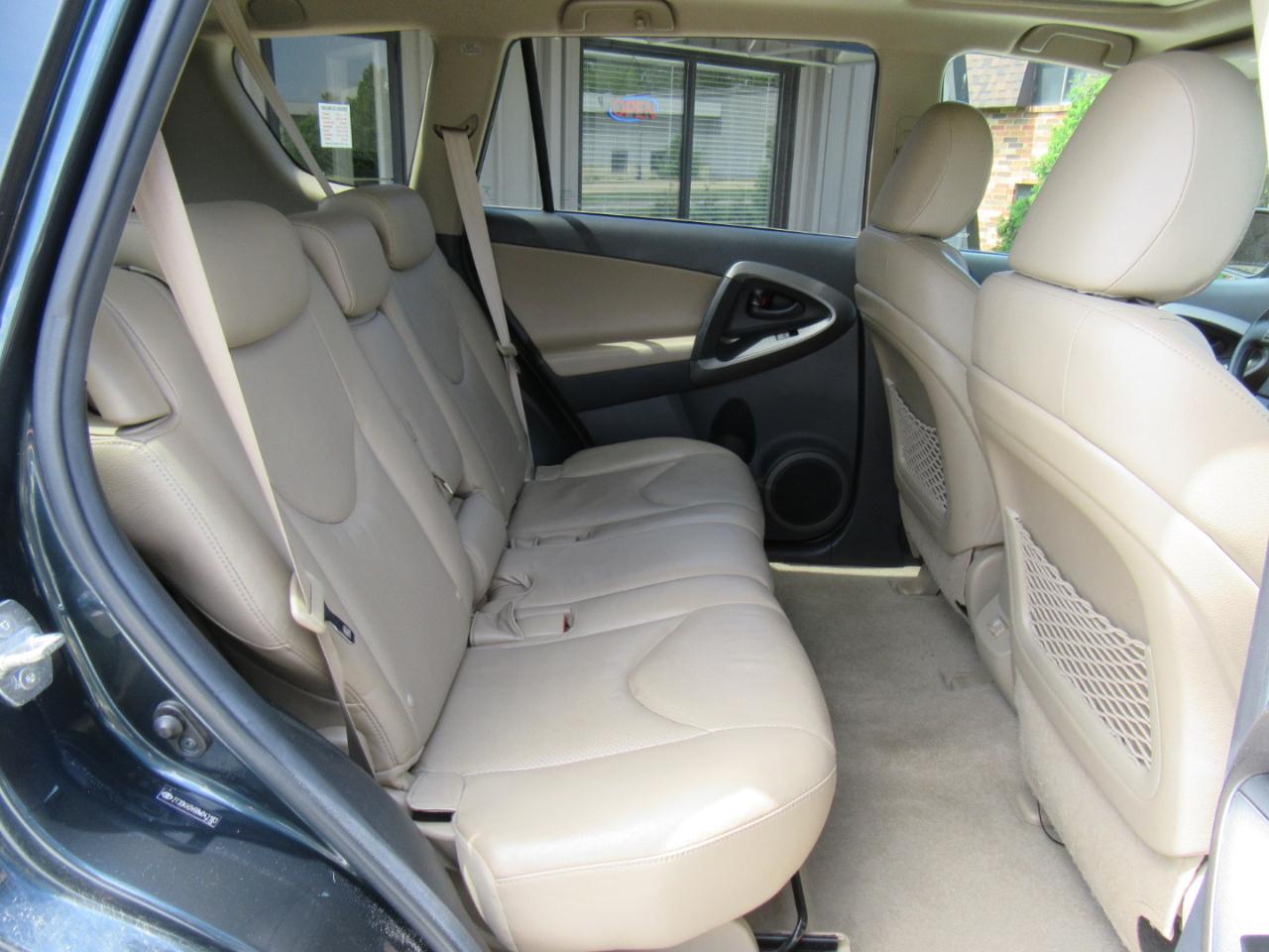 Toyota RAV4  2011