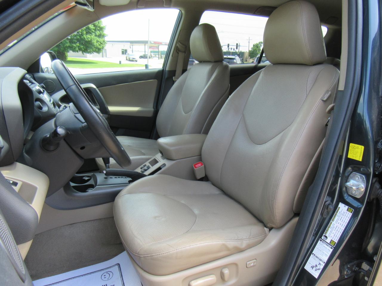 Toyota RAV4  2011