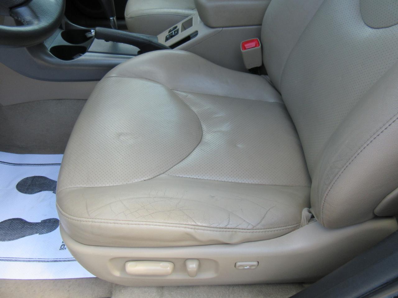 Toyota RAV4  2011
