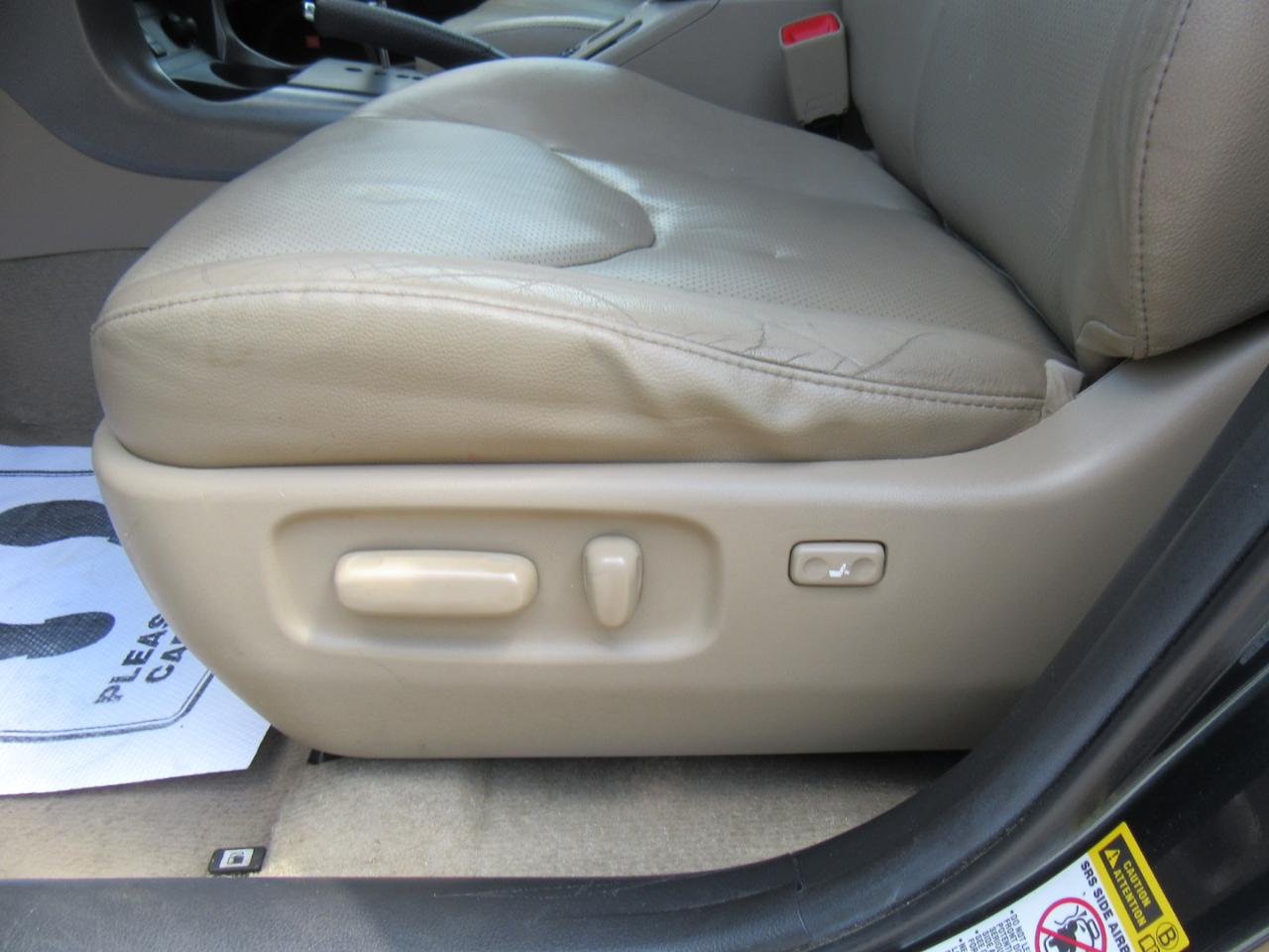 Toyota RAV4  2011
