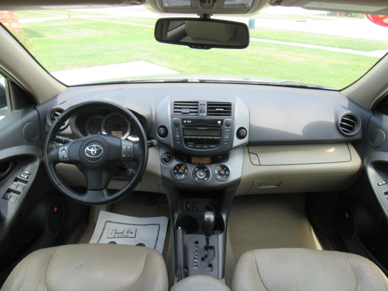 Toyota RAV4  2011
