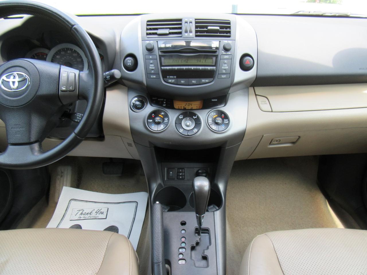 Toyota RAV4  2011