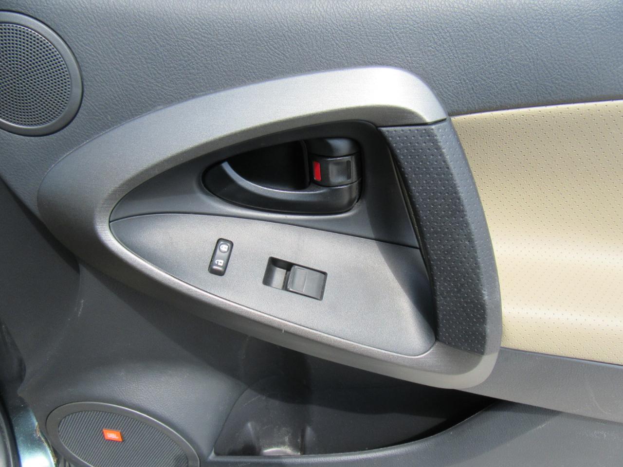 Toyota RAV4  2011