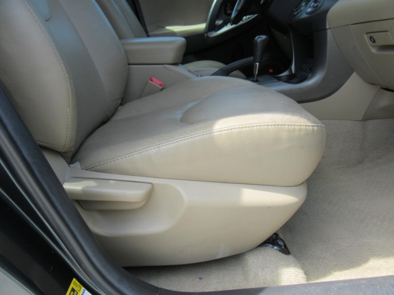 Toyota RAV4  2011