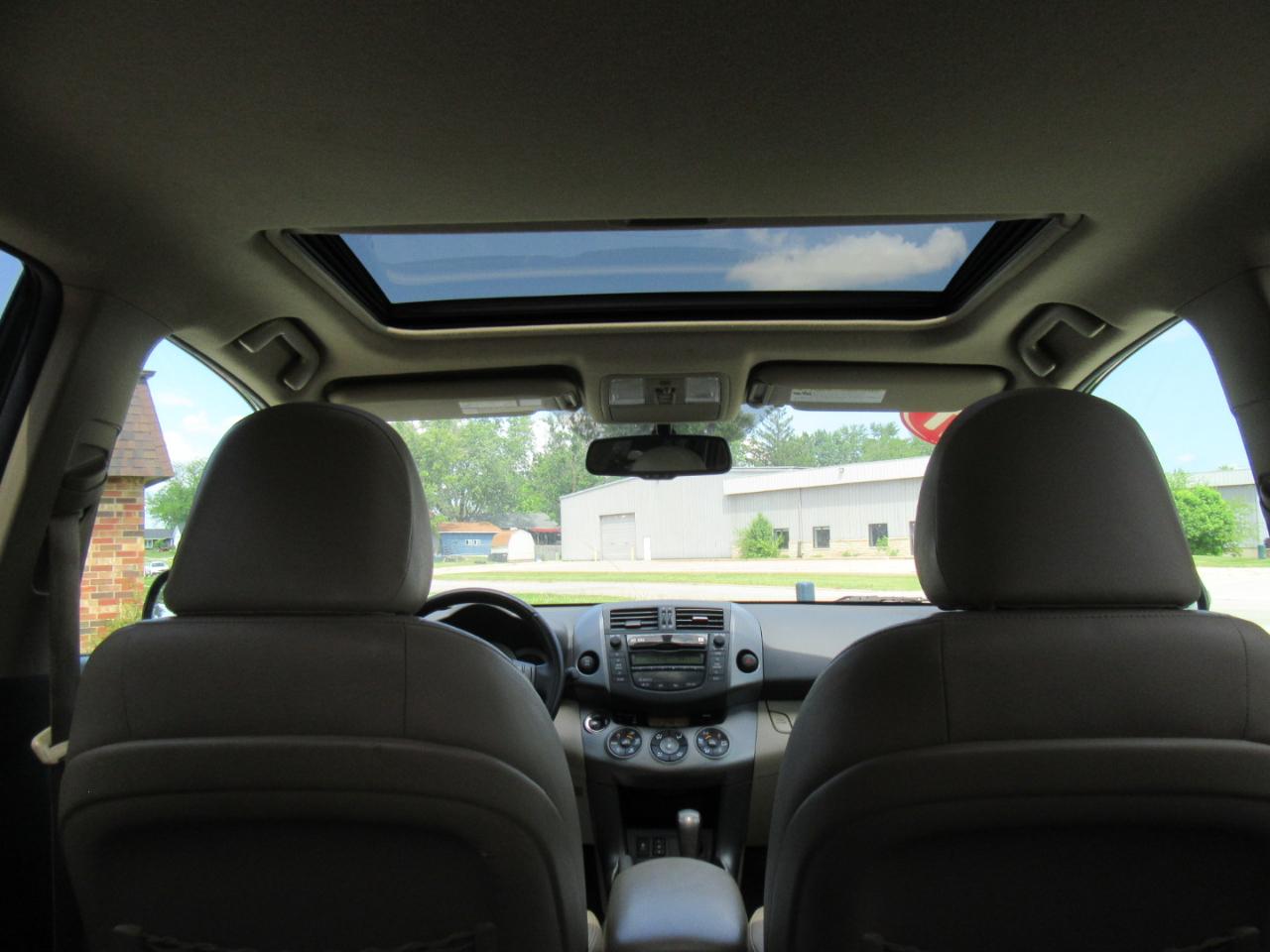 Toyota RAV4  2011