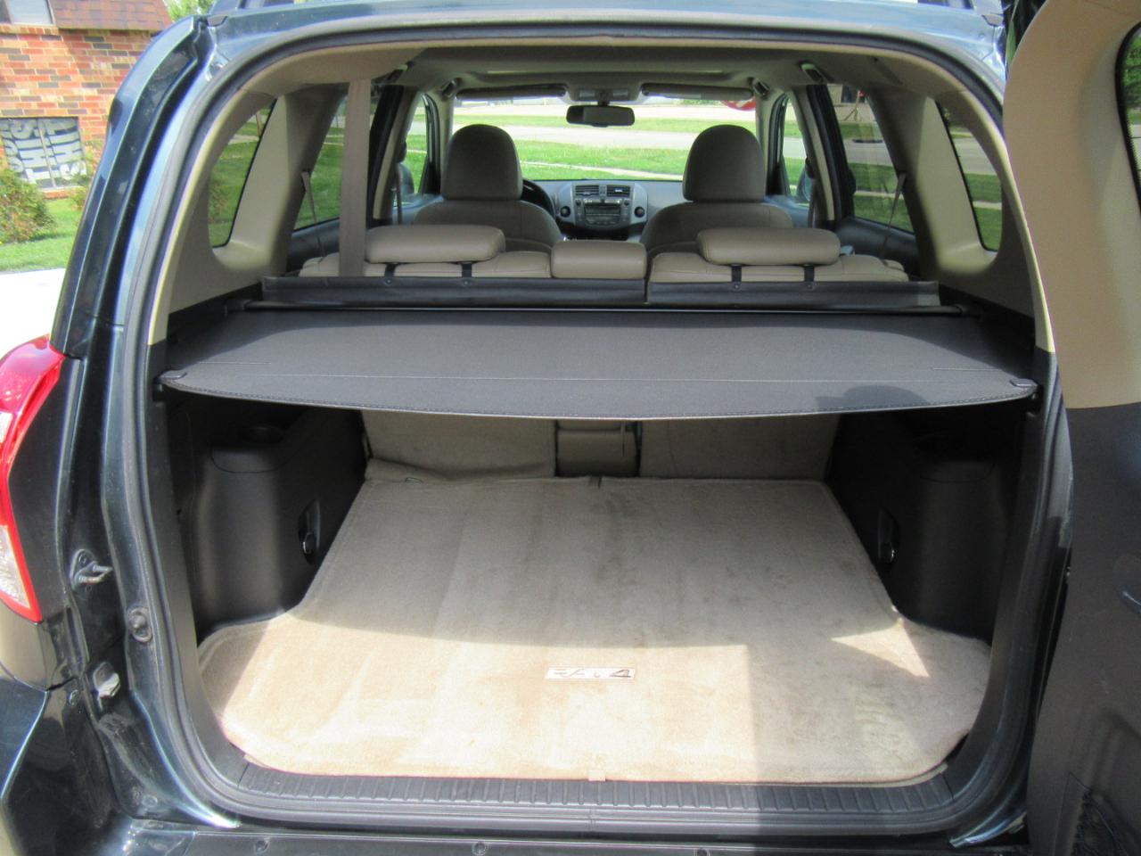 Toyota RAV4  2011