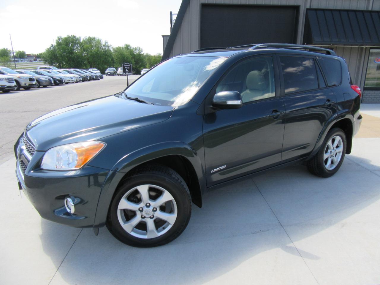 Toyota RAV4  2011